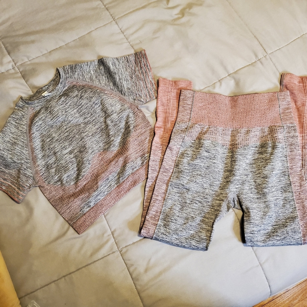 Top and bottom workout set